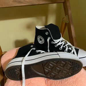 New converse, size 6